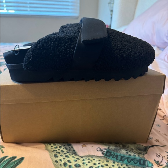 ROAM mules - Picture 3 of 5